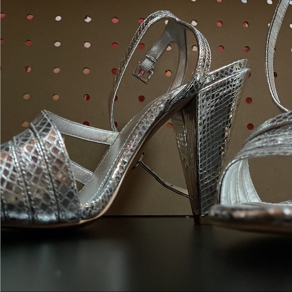 MICHAEL KORS Heels Silver size 8 - Picture 3 of 4